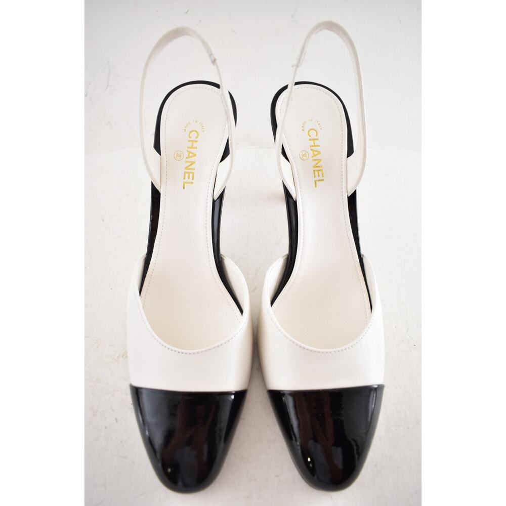 Chanel 26A Metiers Blazy White Black Red Apple Sling CC Slingback Heel Pump 38 - Picture 9 of 16